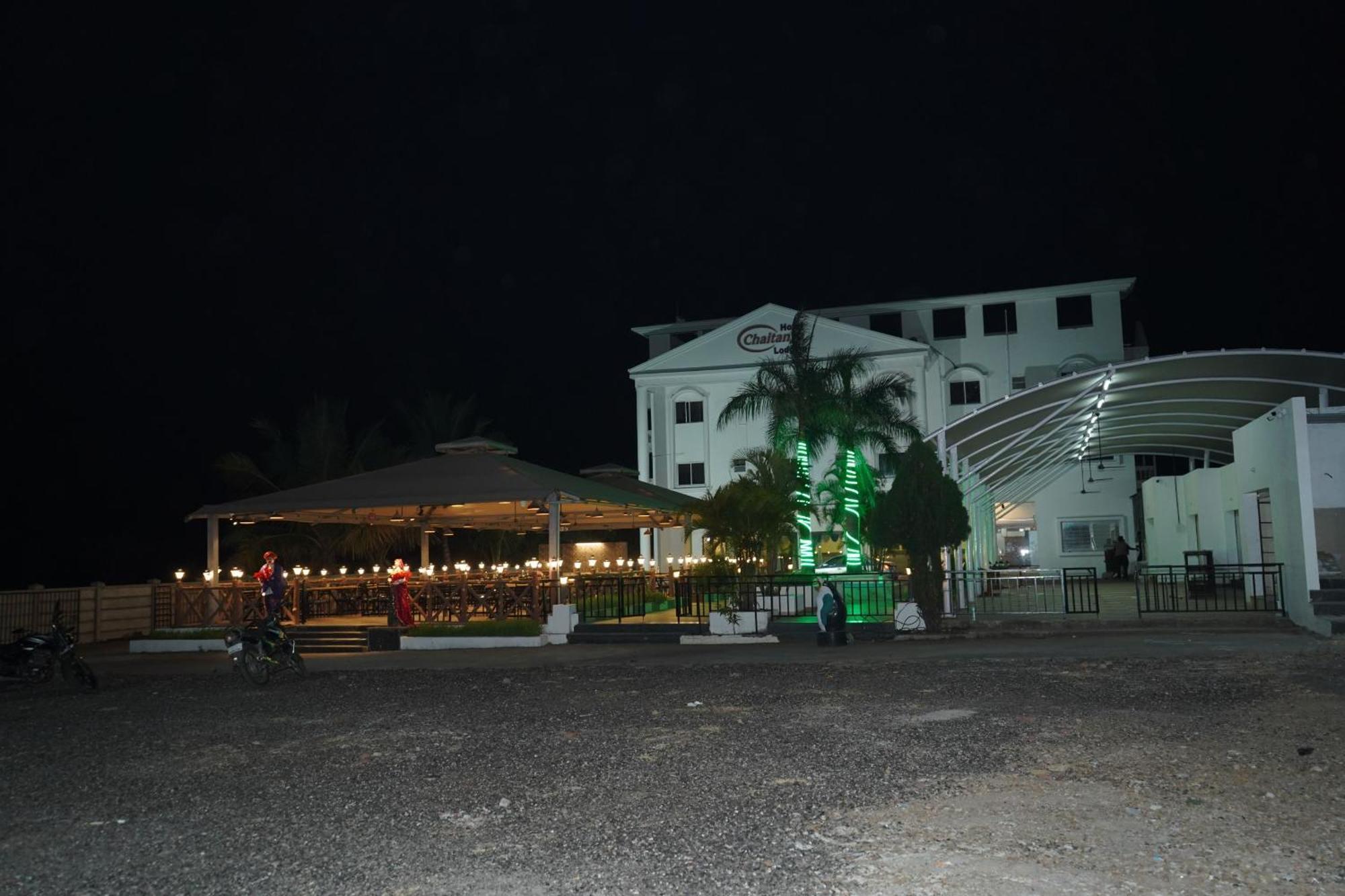 Hotel Chaitanya Lodging Supe Kültér fotó